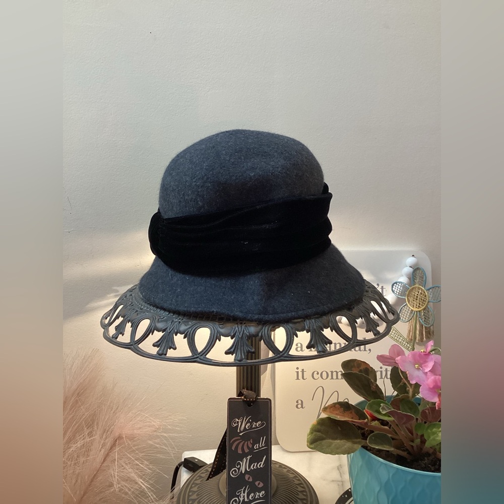 Vintage Soprattutto Capelli Gray and Black Wide-Brimmed Wool Felt Hat